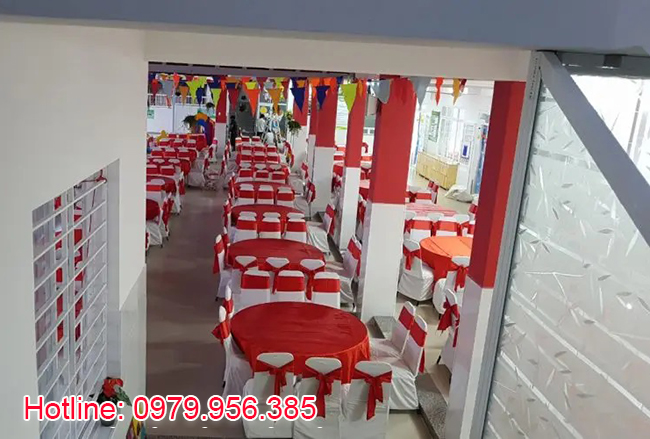 đặt tiệc tại nhà trọn gói