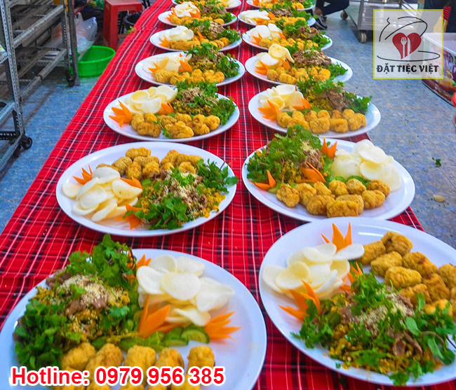 món ăn đãi tiệc công ty ngon