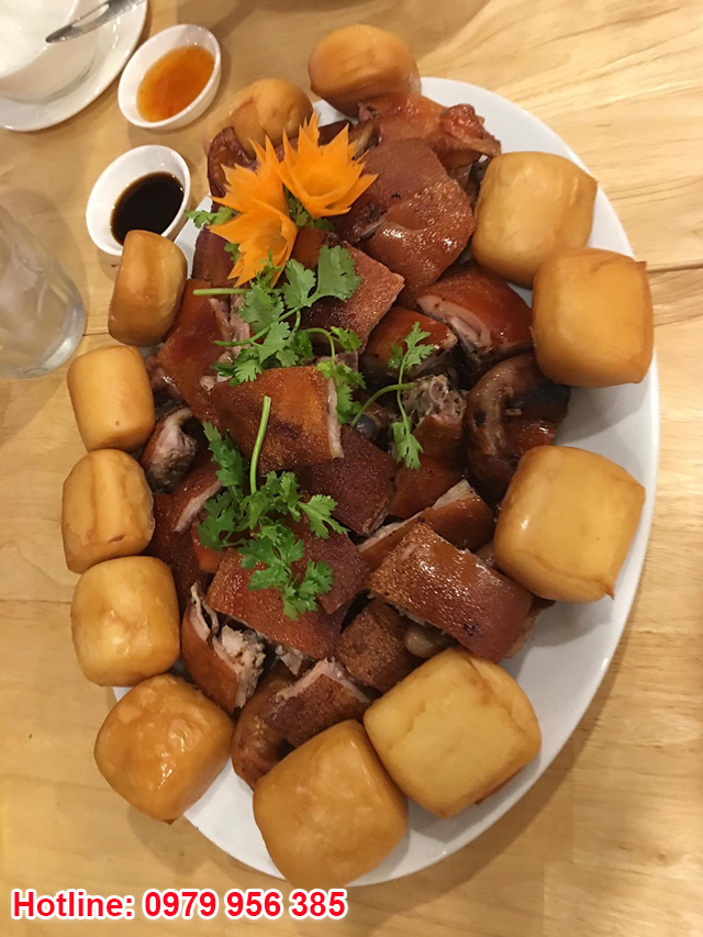 Đặt tiệc tại nhà ở quận 5