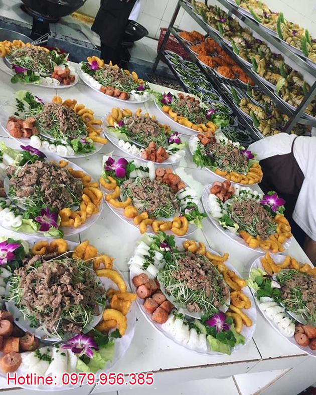 menu đãi tiệc phong phú