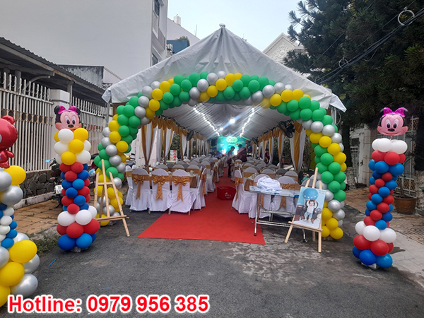 Tổ chức tiệc cưới hỏi