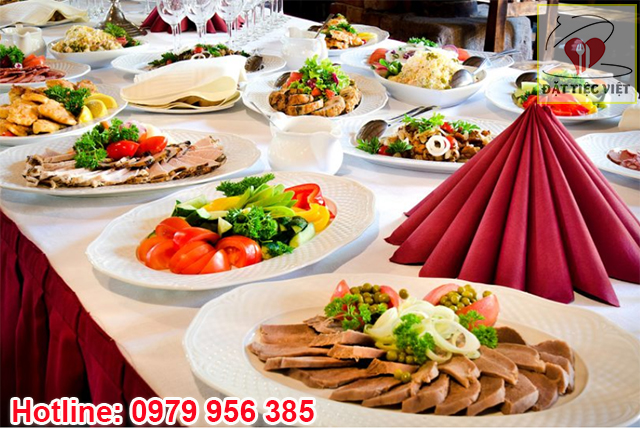 Đặt tiệc liên hoan tại nhà kiểu tiệc Buffet