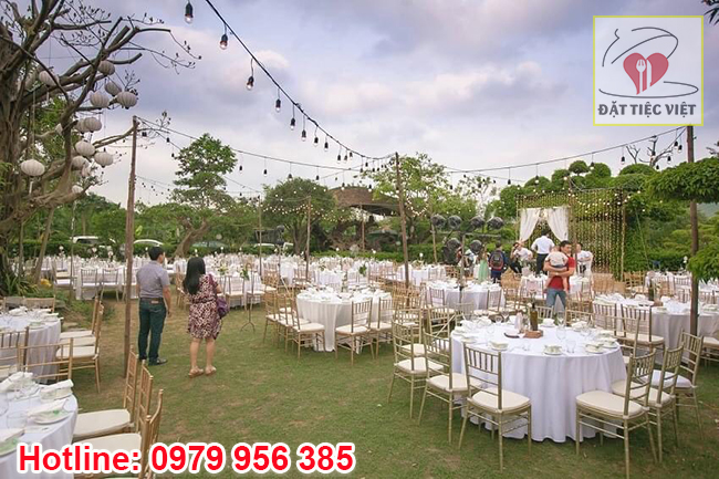 Tổ chức tiệc liên hoan tại Long Thành
