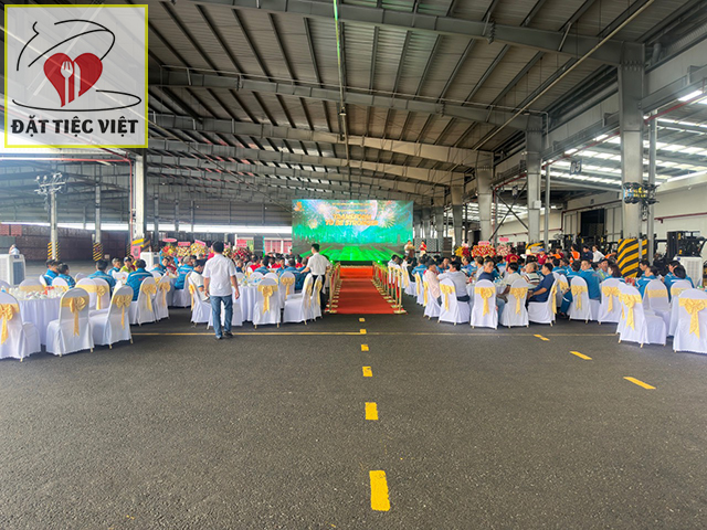 tổ chức tiệc tất niên trọn gói