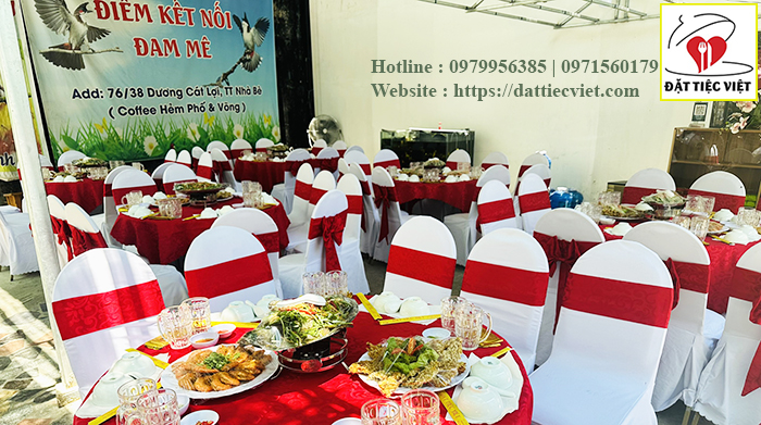 Tổ chức tiệc liên hoan