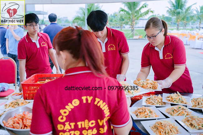 Đặt tiệc thôi nôi trọn gói TpHCM