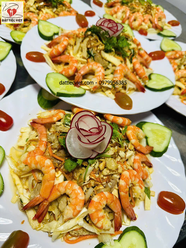 đặt tiệc tại nhà giá tốt