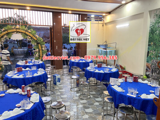 Đặt tiệc tại nhà phường Vĩnh Hội