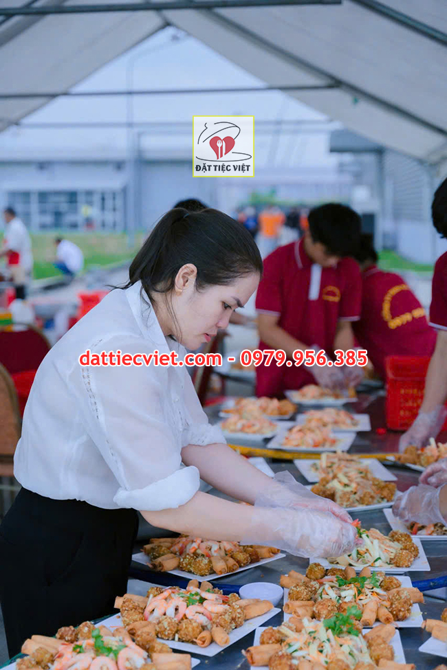 Đặt tiệc tại nhà phường Hiệp Bình