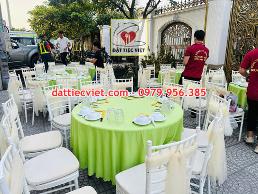 Đặt tiệc tại nhà phường Long Bình