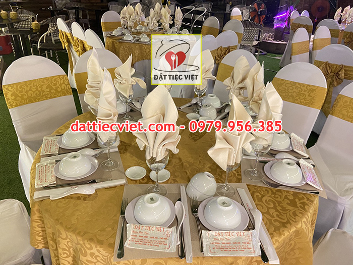 đặt tiệc tại nhà phường Tăng Nhơn Phú