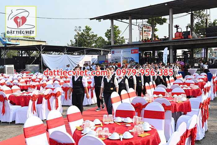 đặt tiệc cuối năm