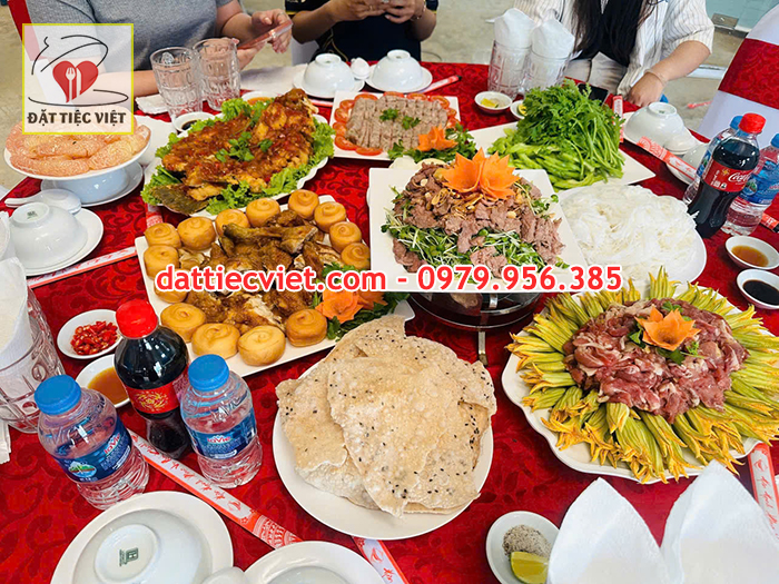Thực đơn đãi tiệc tất niên